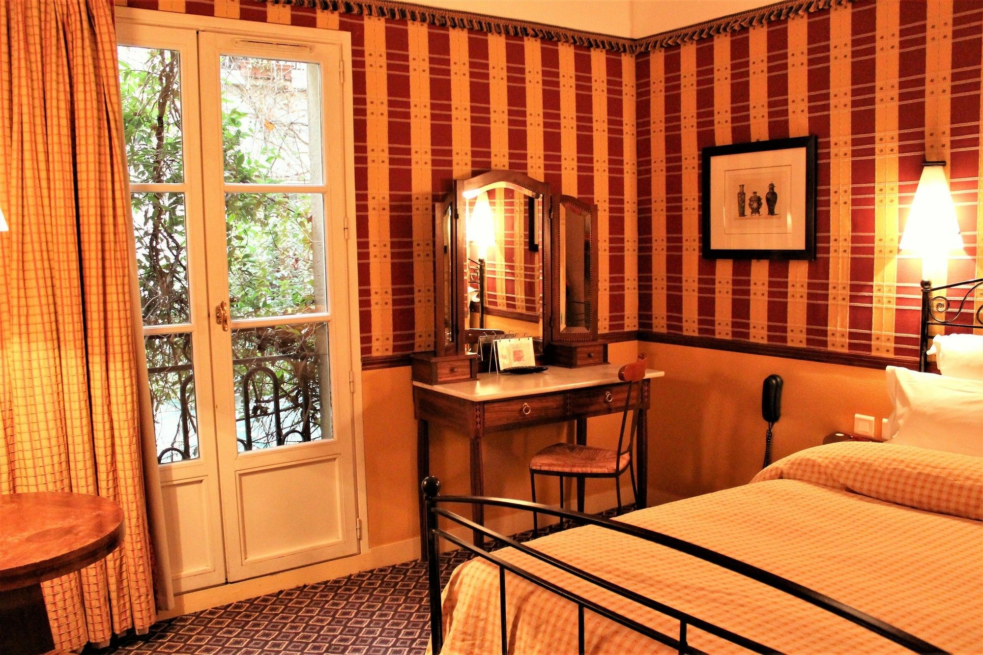 Relais Saint Sulpice Hotel 4*